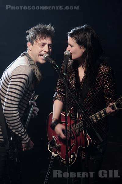 THE KILLS - 2008-10-28 - PARIS - Le Bataclan - Alison Nicole Mosshart - James William Hince